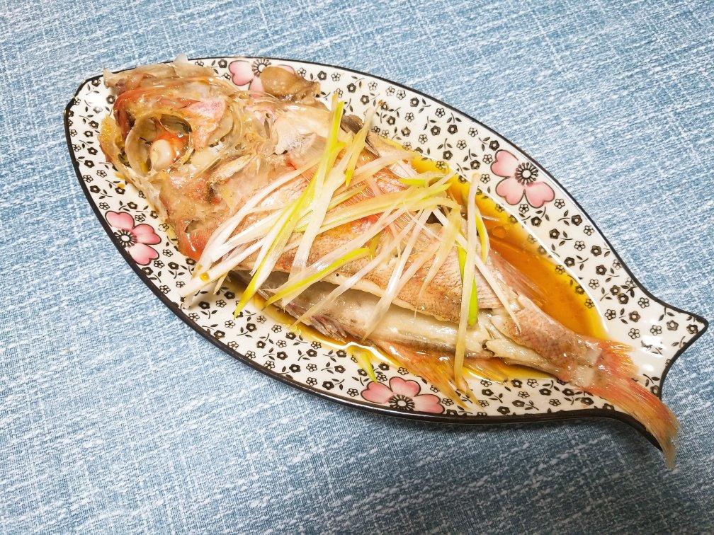 清蒸石斑鱼（粤菜）
