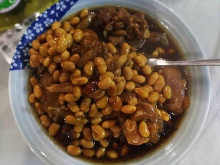 电饭煲之黄豆炖猪手