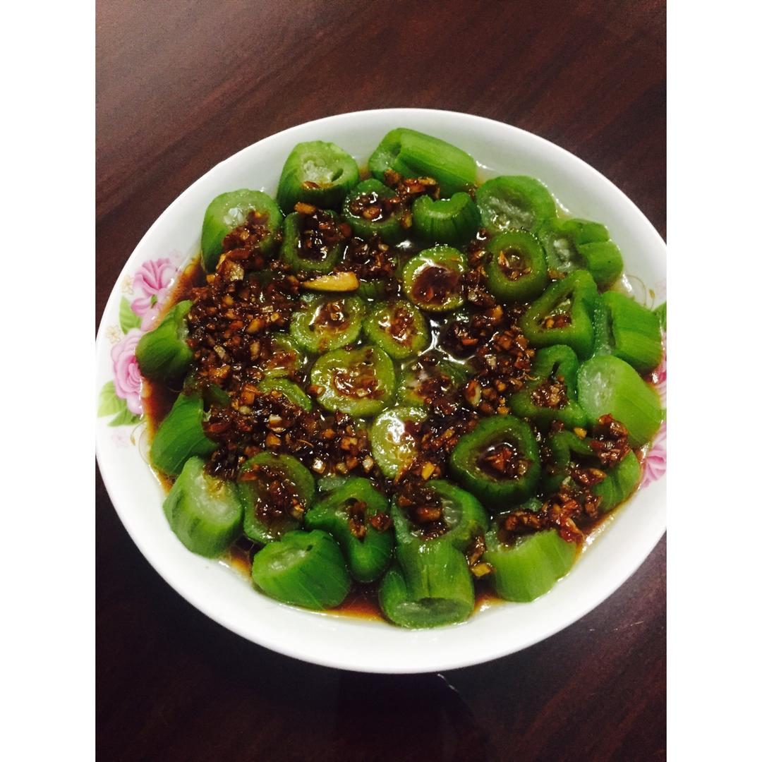 只需要五分钟就可以的美味蒜蓉蒸丝瓜