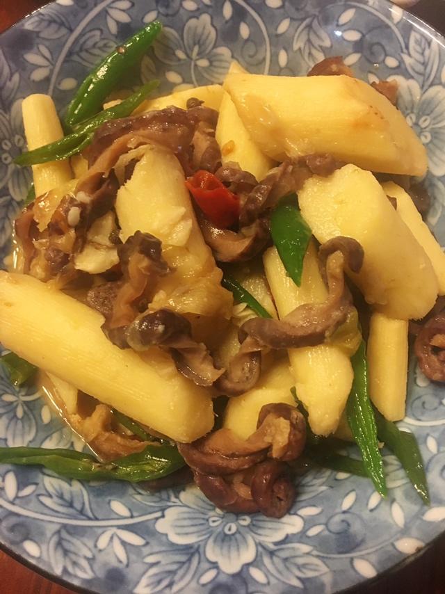 香喷喷的山药烧肚条的做法