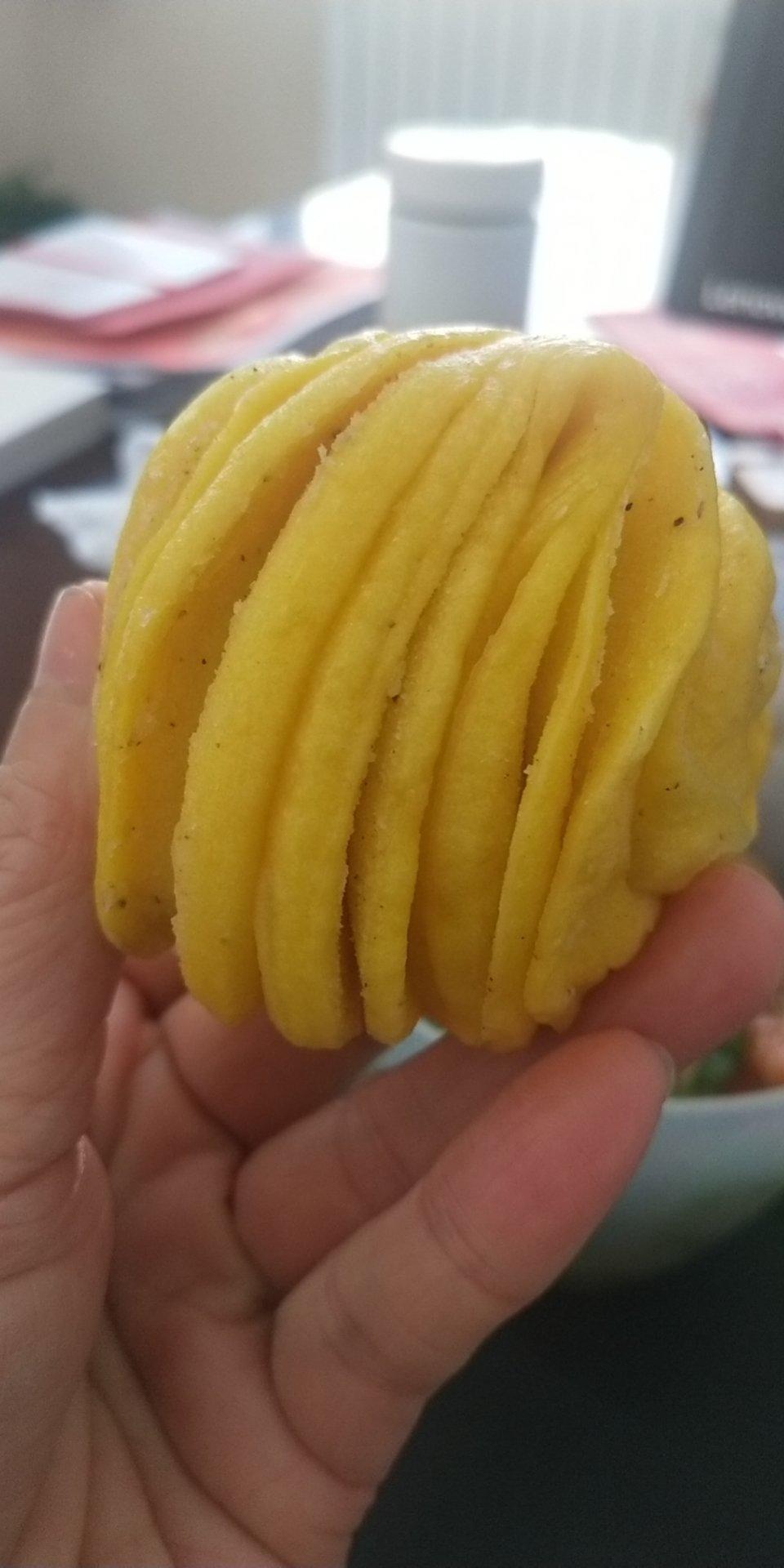 家常椒盐花卷(小视频)