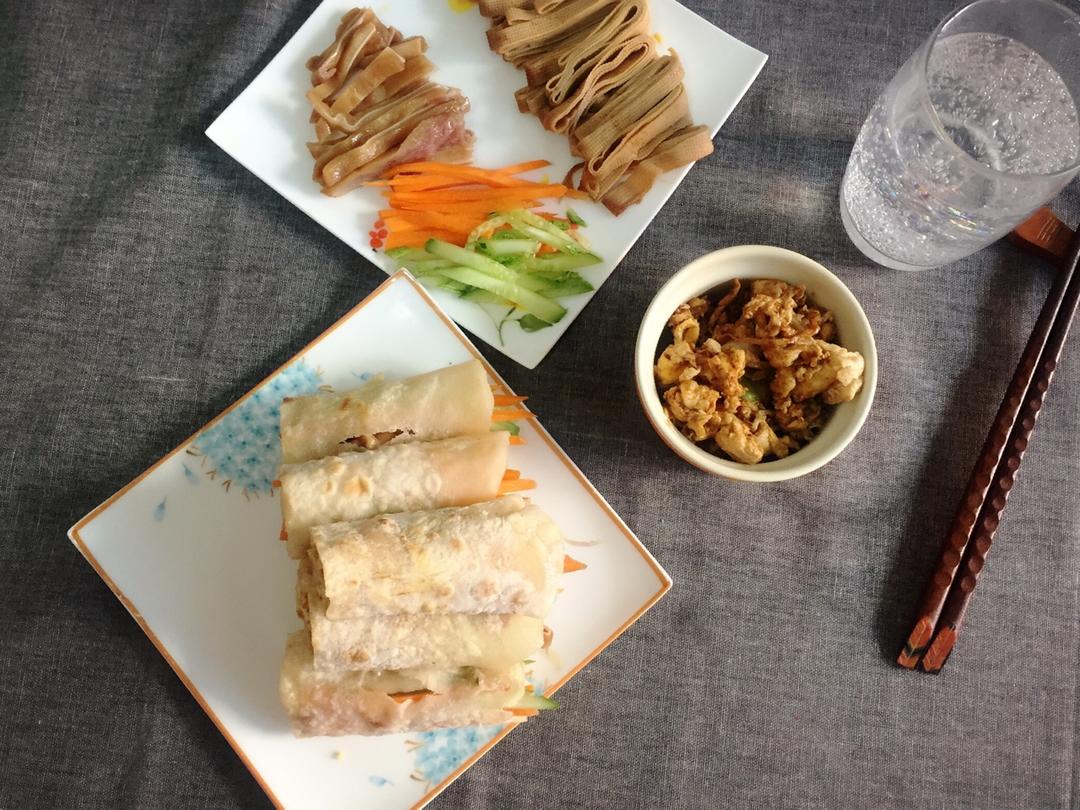 烙春饼(用视频告诉你，这饼有多软)