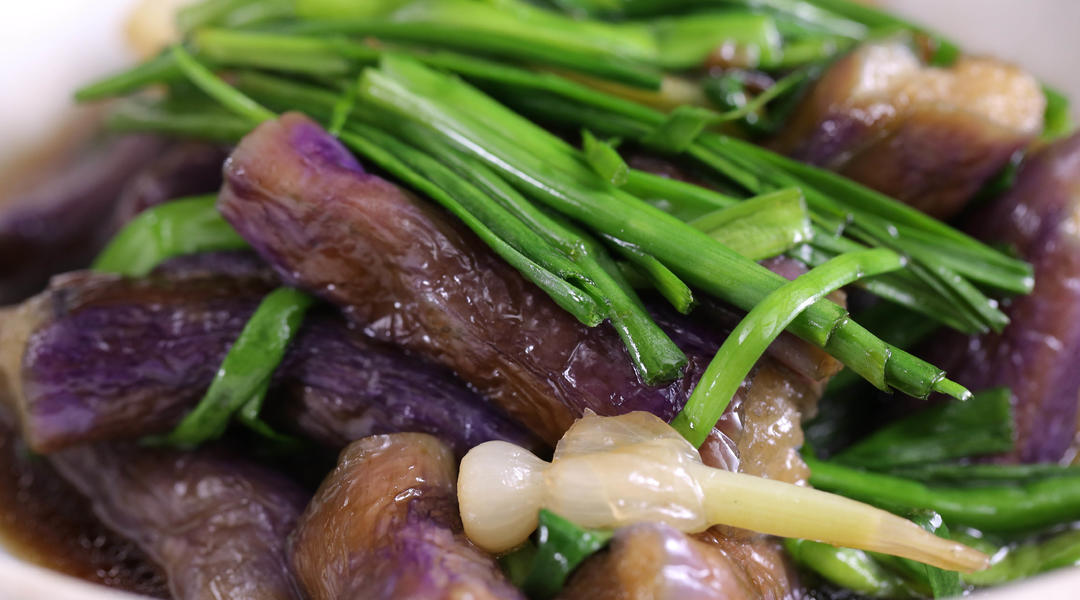 野葱两吃：这葱真好用，烧茄子、煎饼一级棒！的做法