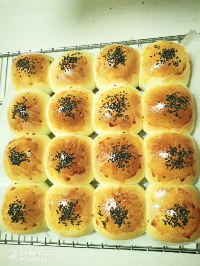 一次发酵绵柔奶油小餐包（消耗淡奶油）