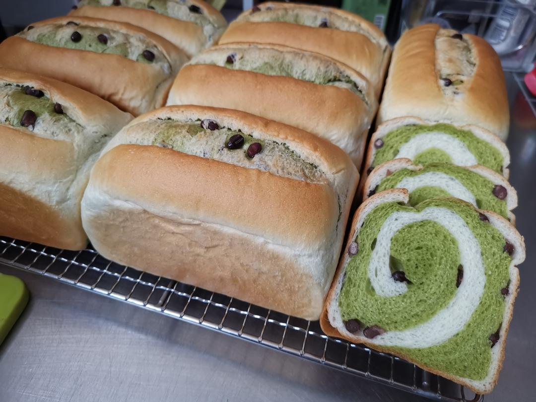 双色吐司 抹茶蜜豆老面吐司🍞