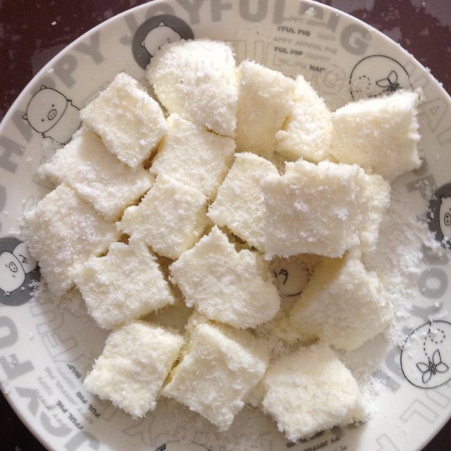 完胜85度C牛奶椰丝小方