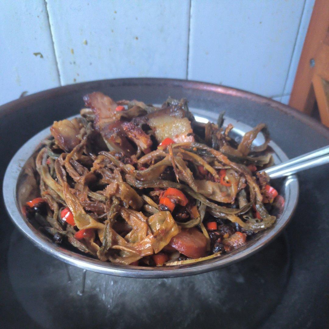 湖南菜腊味合蒸，咸香入味，炫了三碗米饭