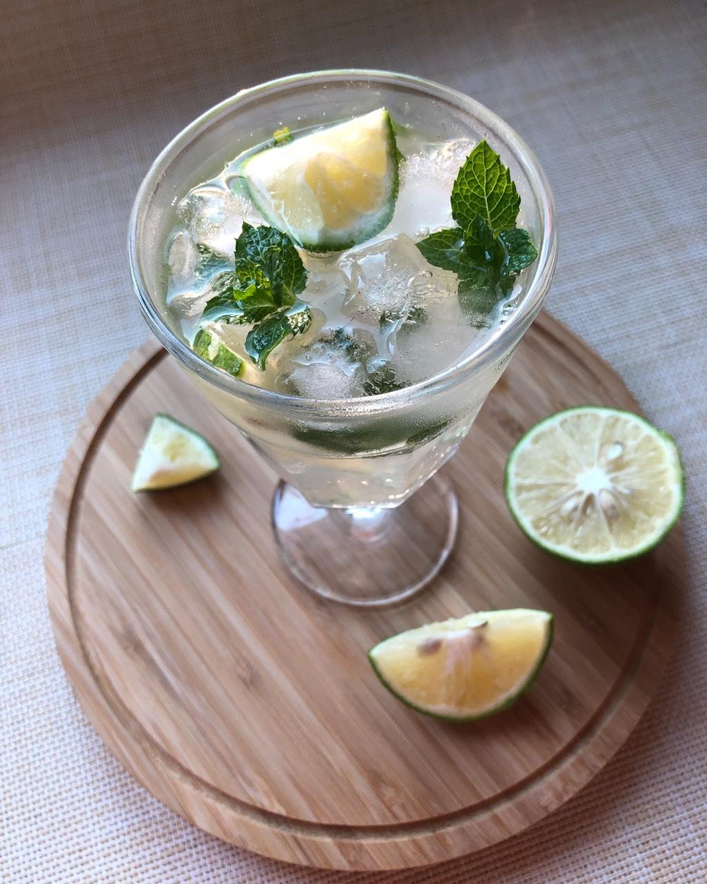 桃子雪碧做的莫吉托鸡尾酒