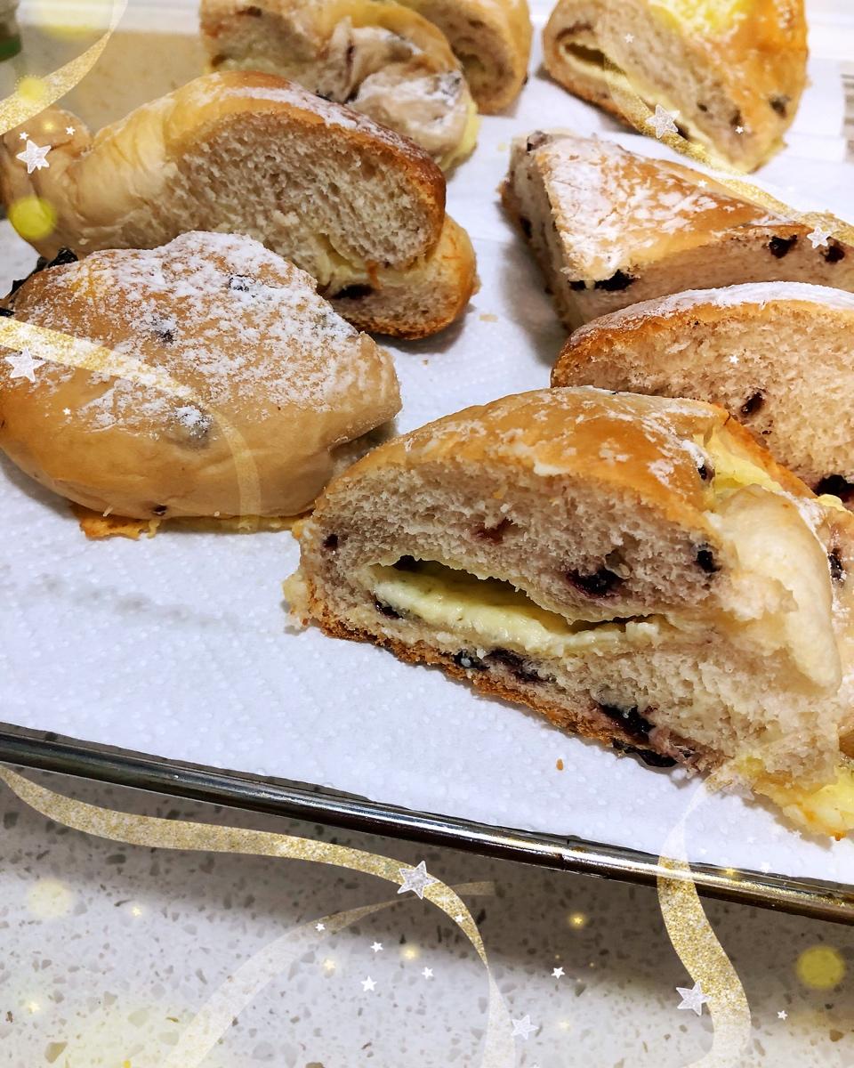 爱烘焙的牛妈做的面包店里的常客——蔓越莓奶酪软欧