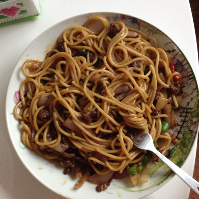 黑椒牛柳炒意面