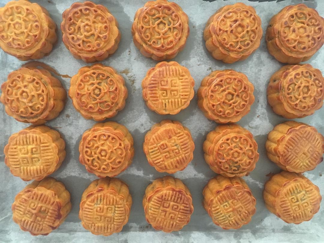 广式月饼——蛋黄莲蓉月饼
