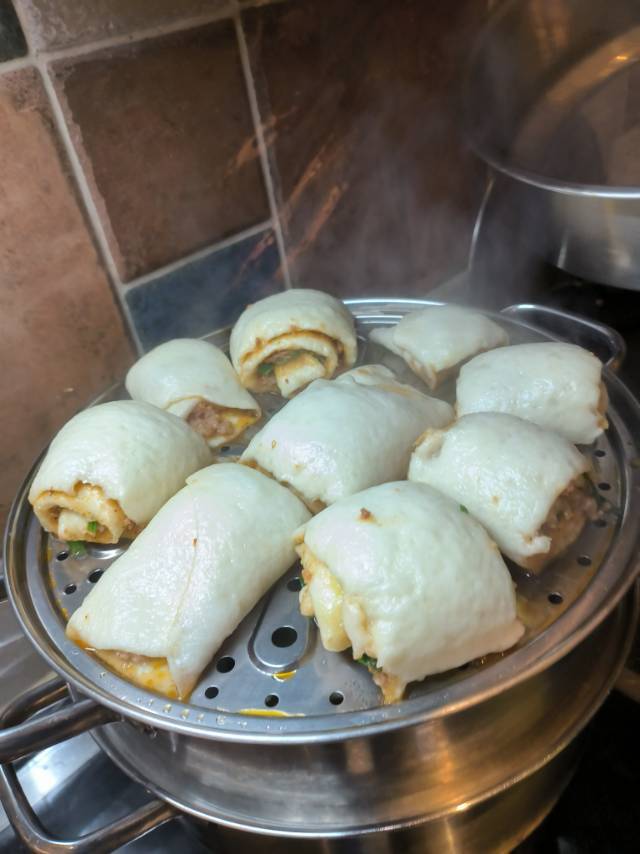 葱香肉花卷