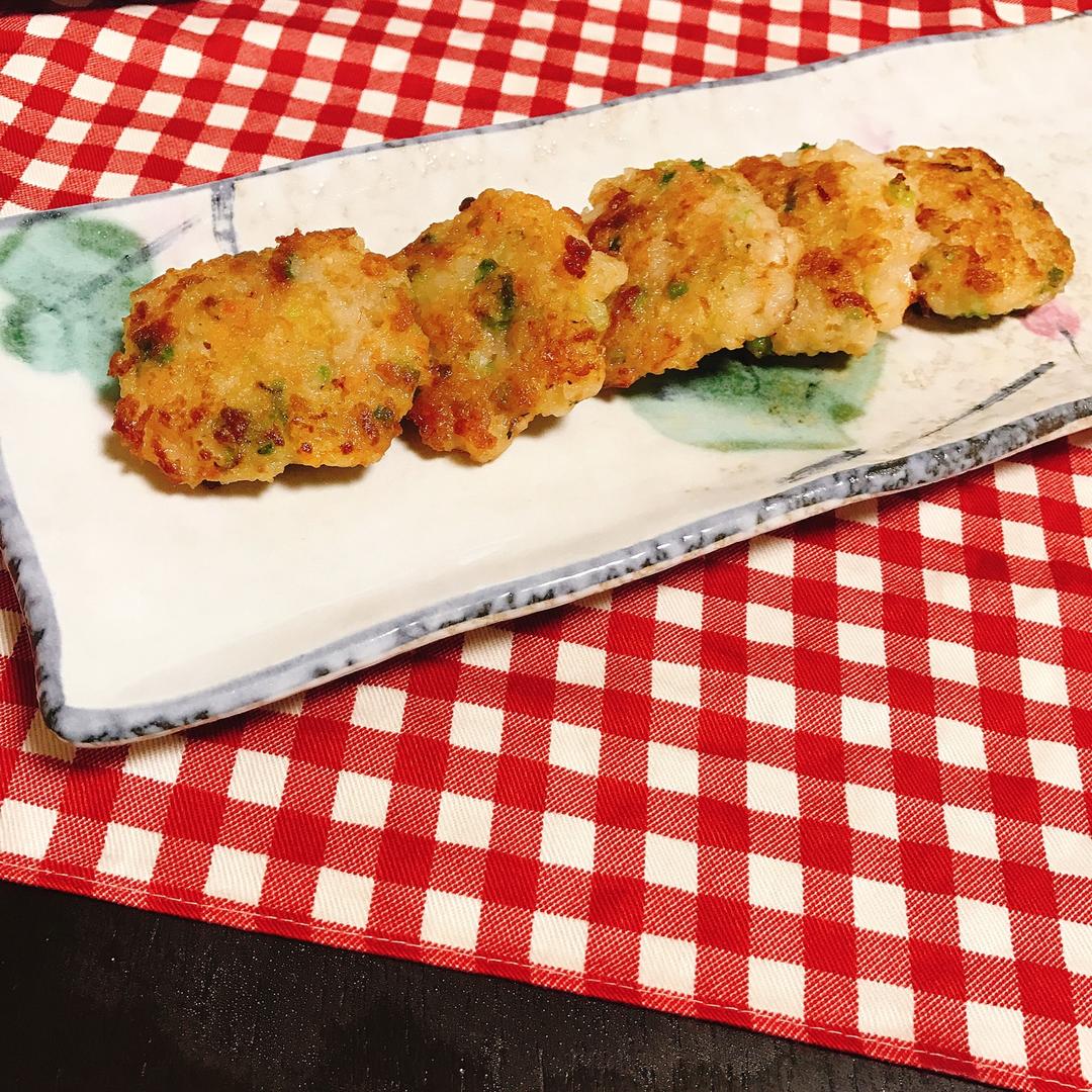 吃草的小恐龙做的香煎虾饼