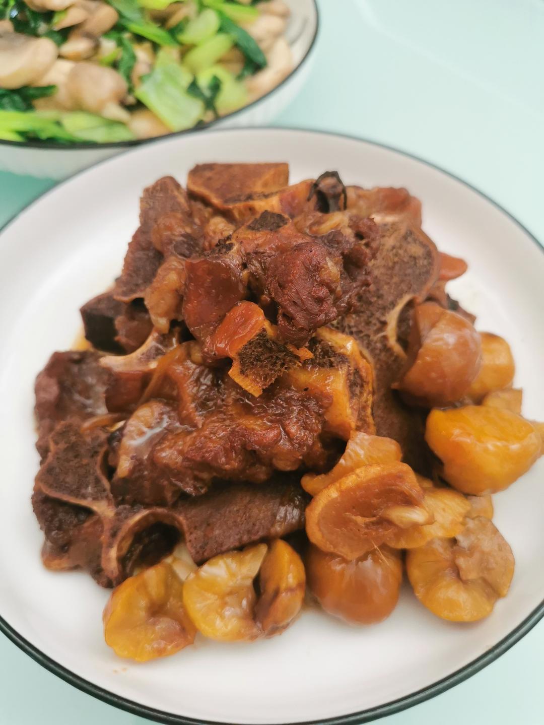 【红茶板栗炖牛排骨】冬天最爱的一锅炖！鲜香微辣，好吃到汁都不剩！