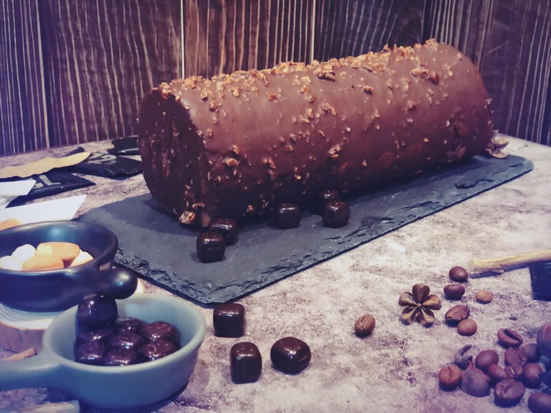 🍫梦龙蛋糕卷. 巧克力脆皮蛋糕卷 by pink-rabbit