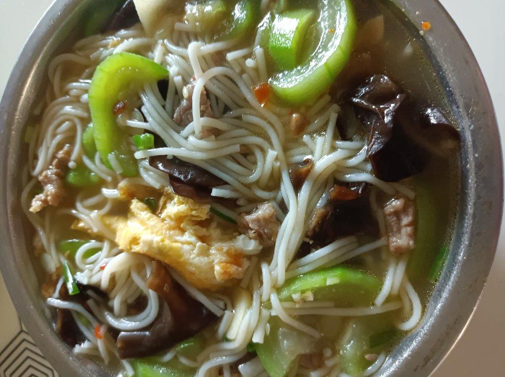 简单好吃汤米粉