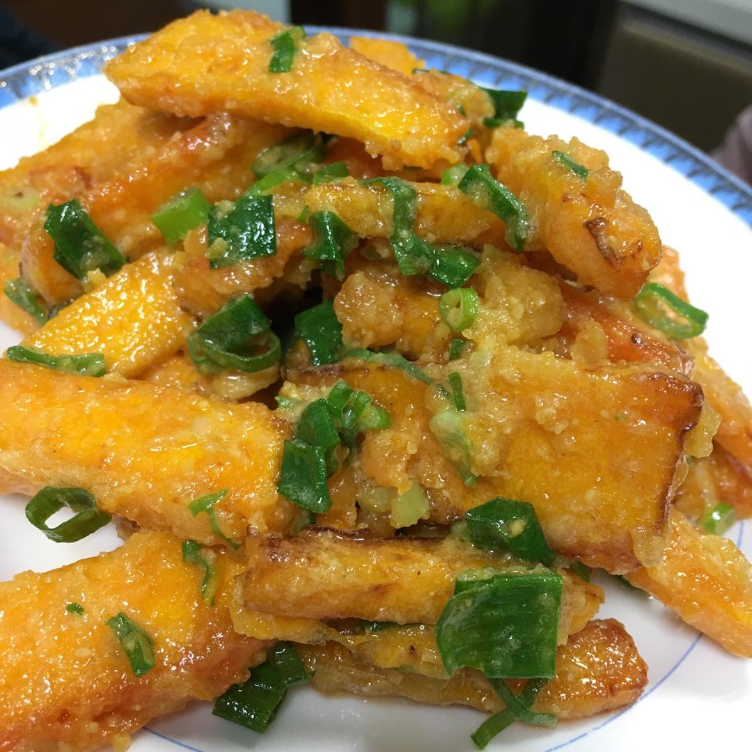 咸香软糯的快手菜--咸蛋黄焗南瓜