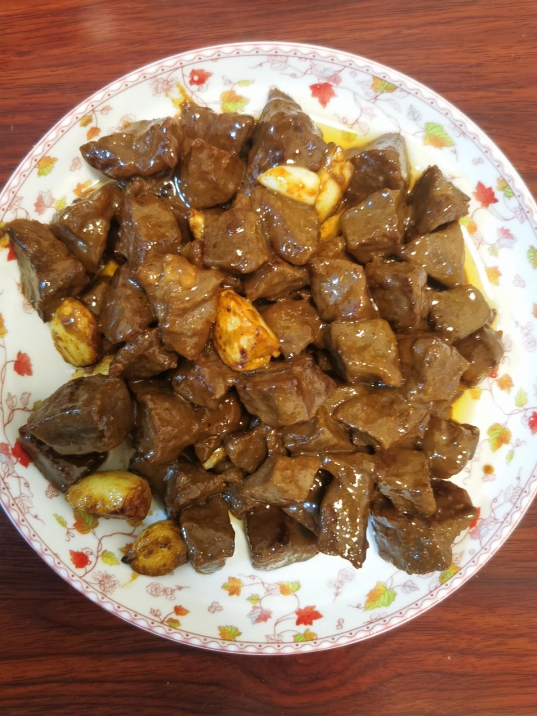 好吃到舔盘的蒜香黑椒牛肉粒