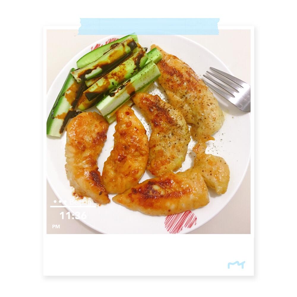 酷炫屌炸天好吃的煎鸡胸肉（香蒜蜂蜜煎鸡胸肉）