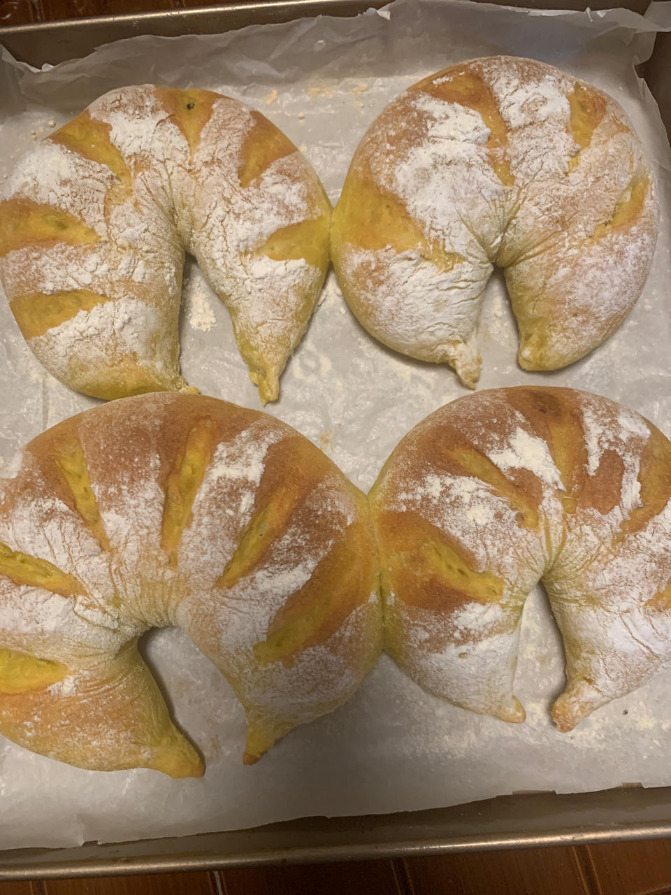 好吃到疯的南瓜奶酪软欧包