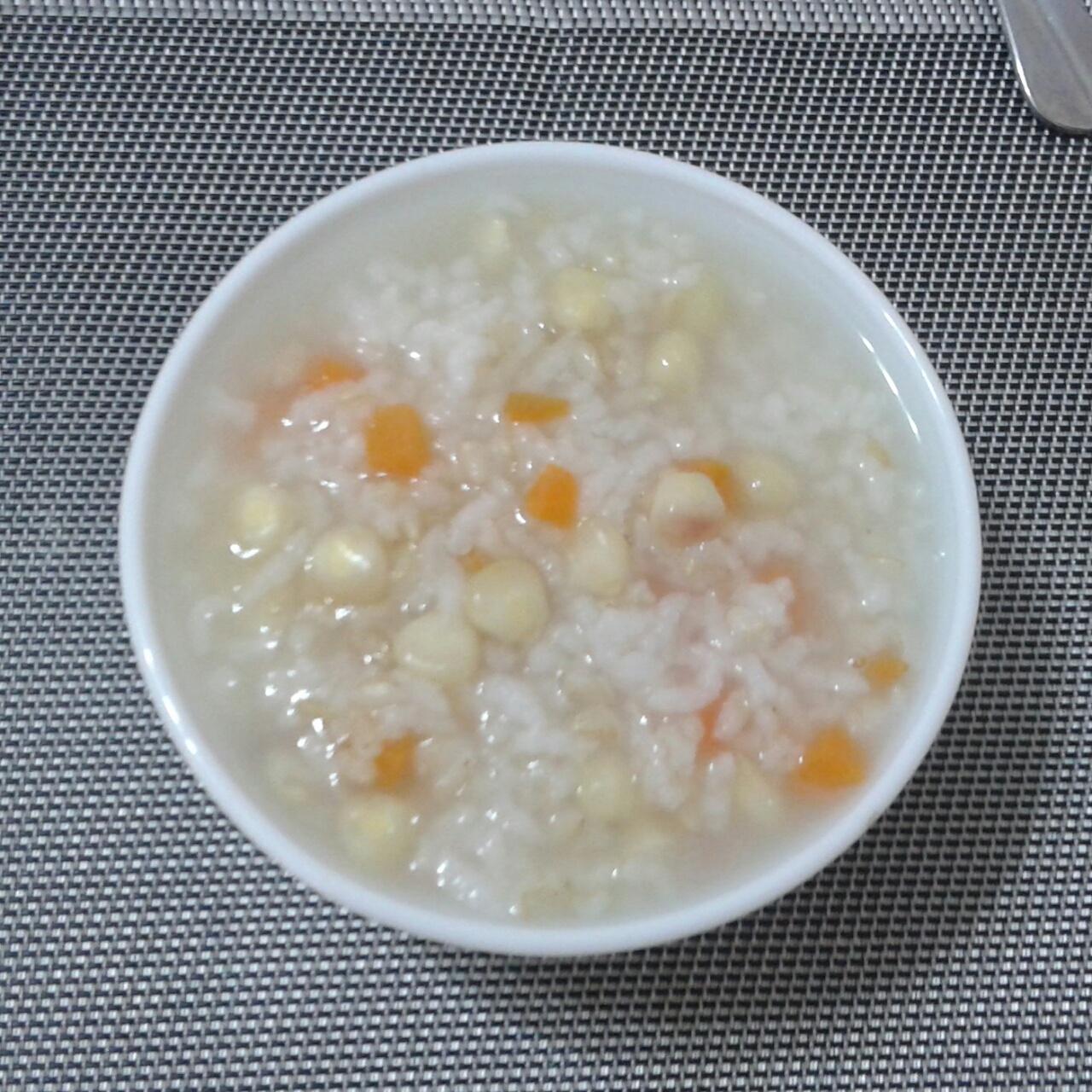 玉米胡萝卜香菇粥