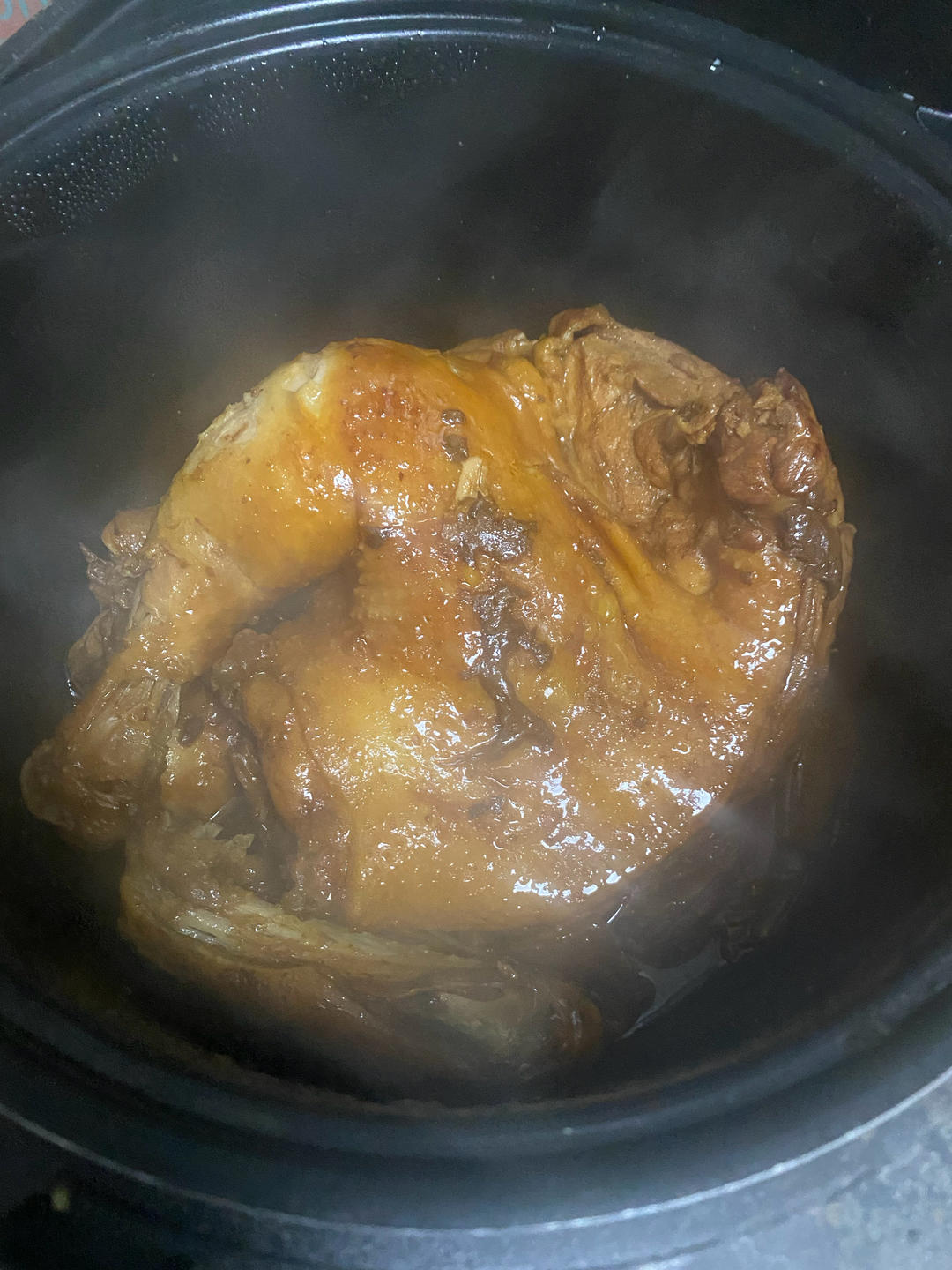 不加一滴水电饭煲焗鸡，鲜嫩多汁，好吃到添盘