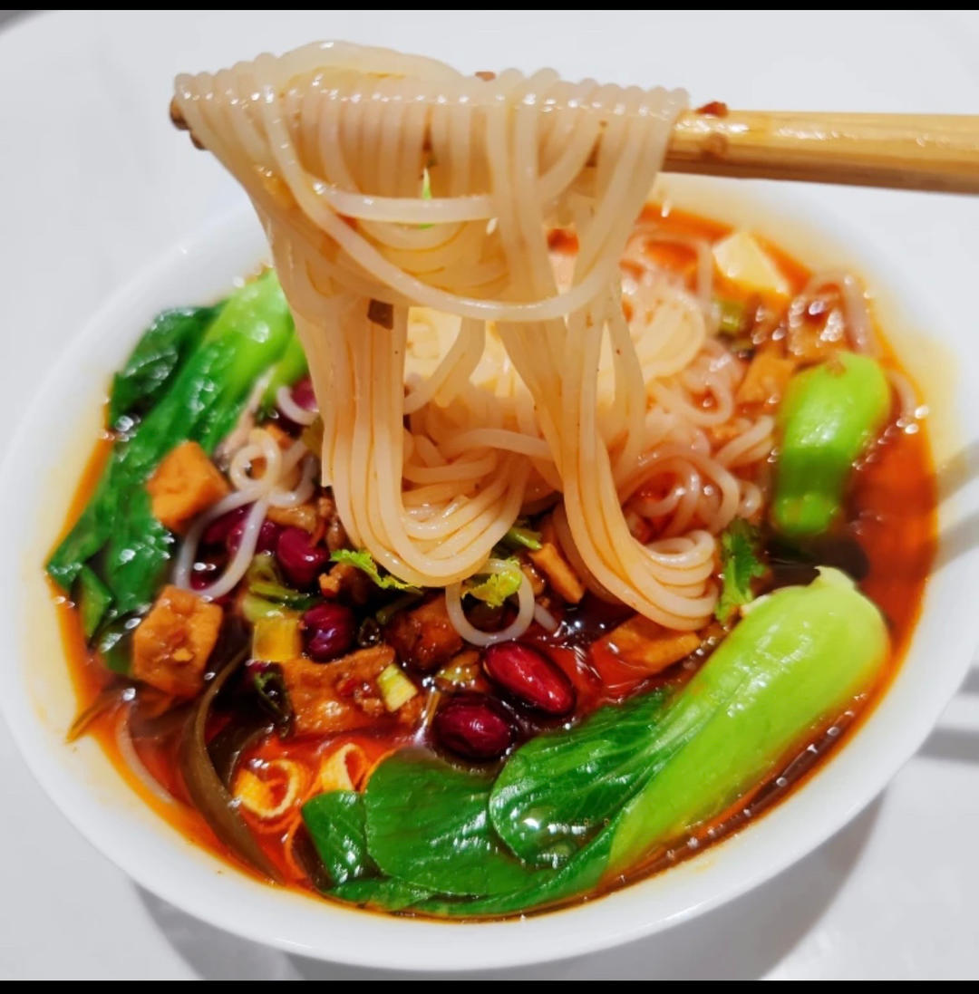 麻辣红油米线