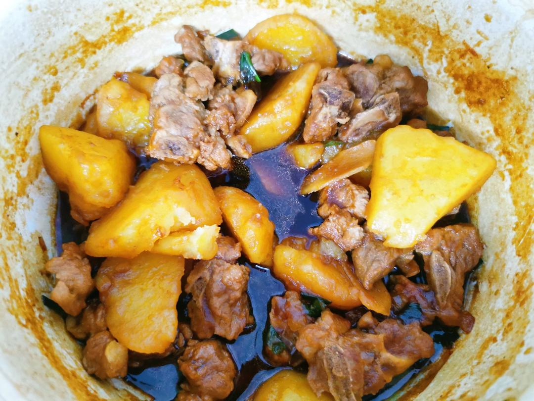 土豆烧排骨