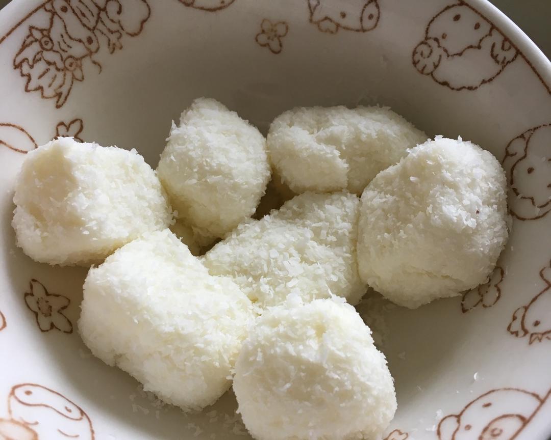 椰丝牛奶小方的做法