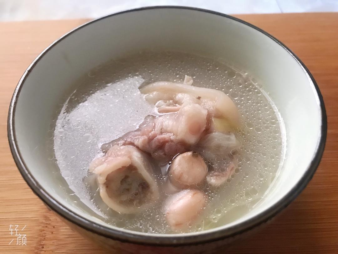 猪蹄汤-奶白色鲜美