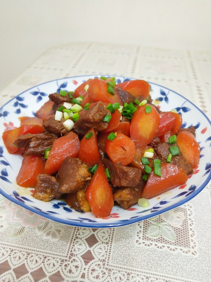 胡萝卜焖羊肉的做法