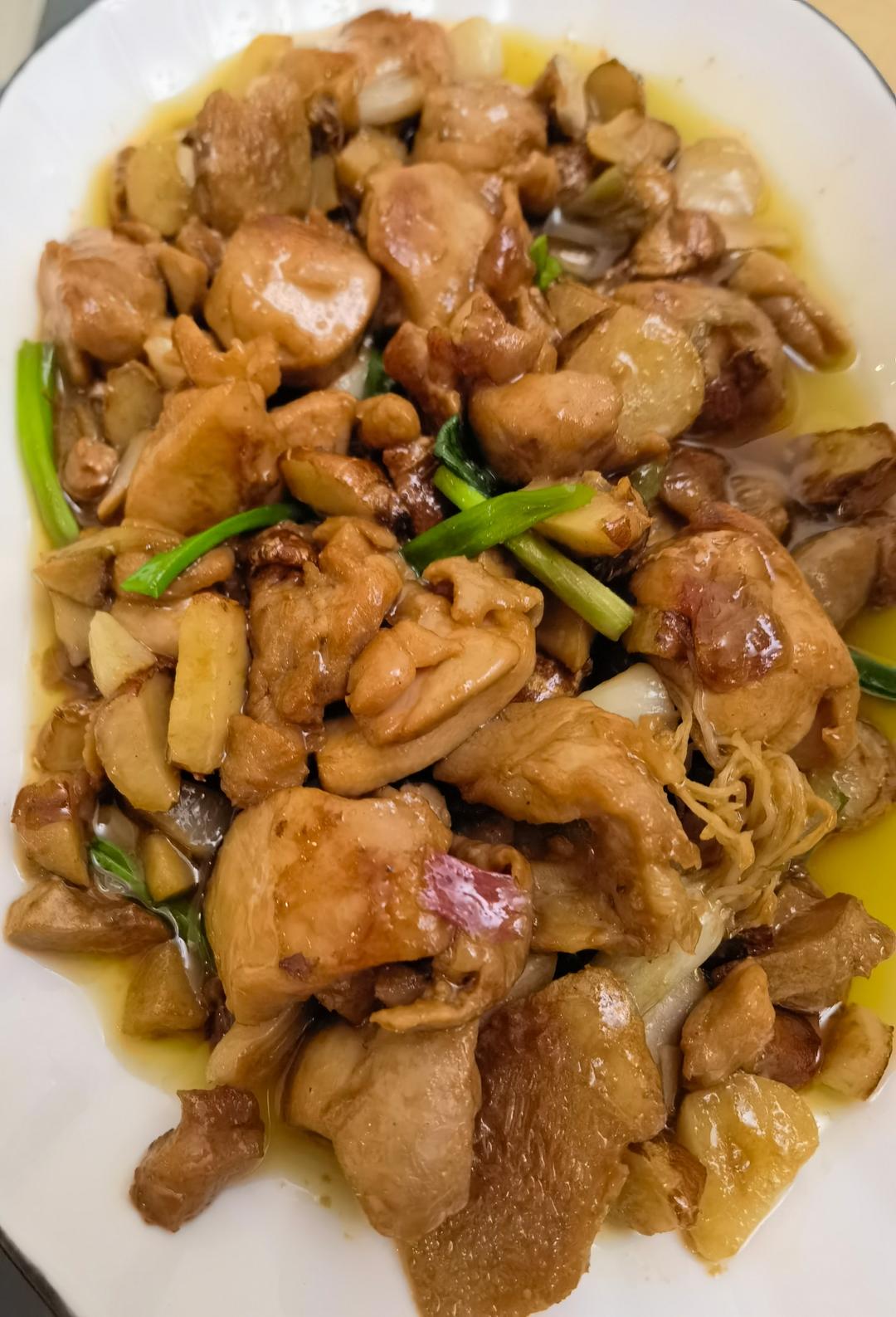 香味十足的沙姜鸡煲