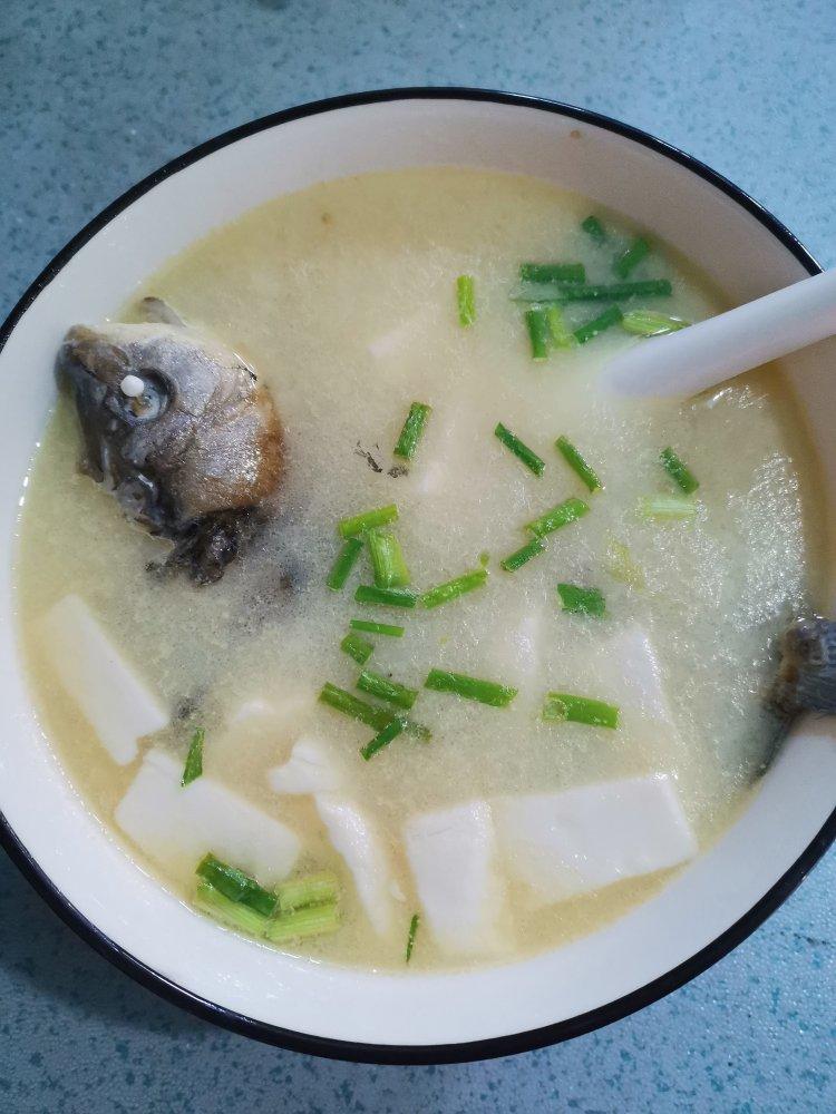 鲫鱼豆腐汤