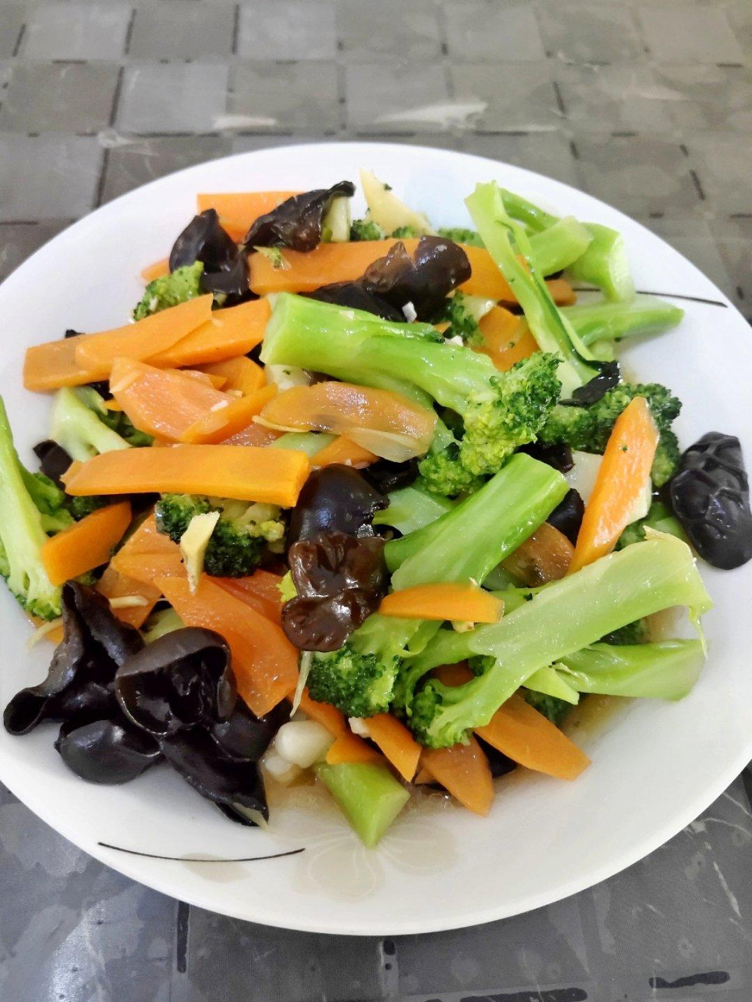 蚝油西兰花木耳