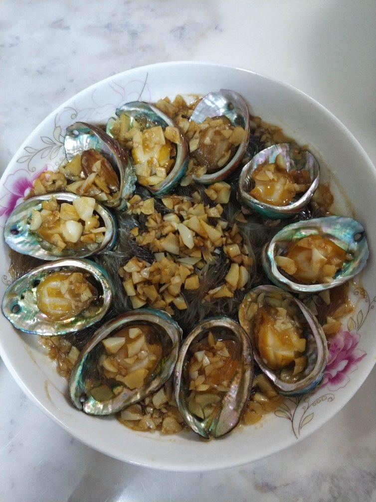 蒜蓉粉丝蒸鲍鱼