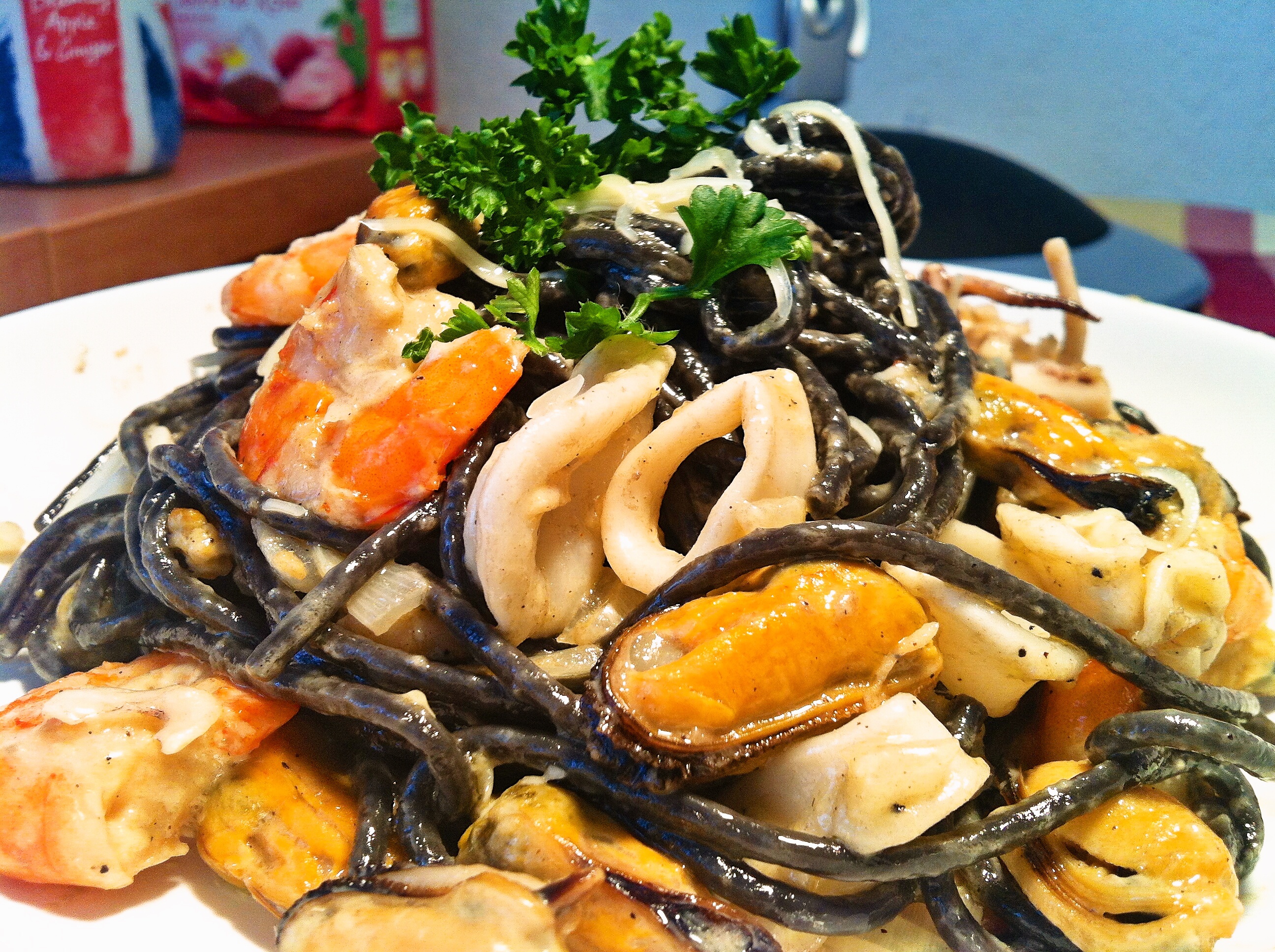 海鲜墨鱼汁意大利面