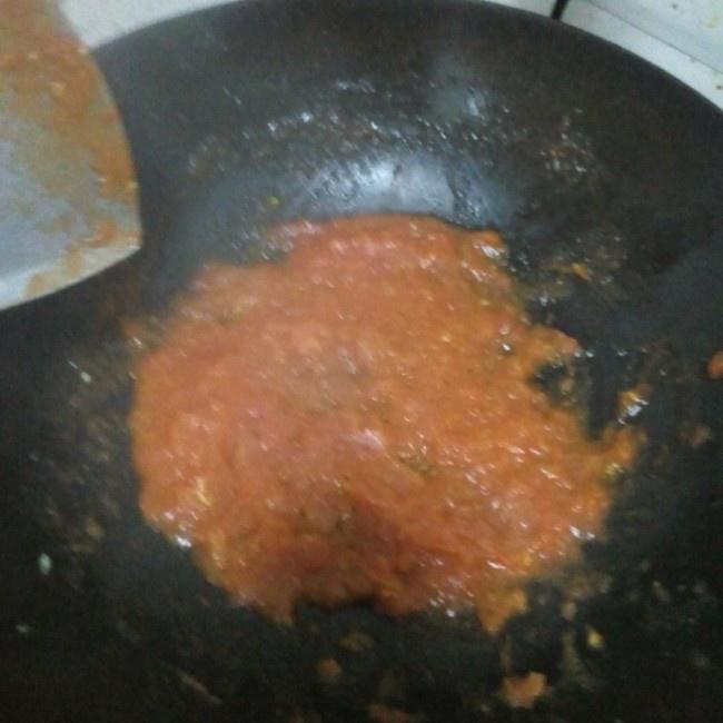 茄汁抄年糕的做法 步骤3