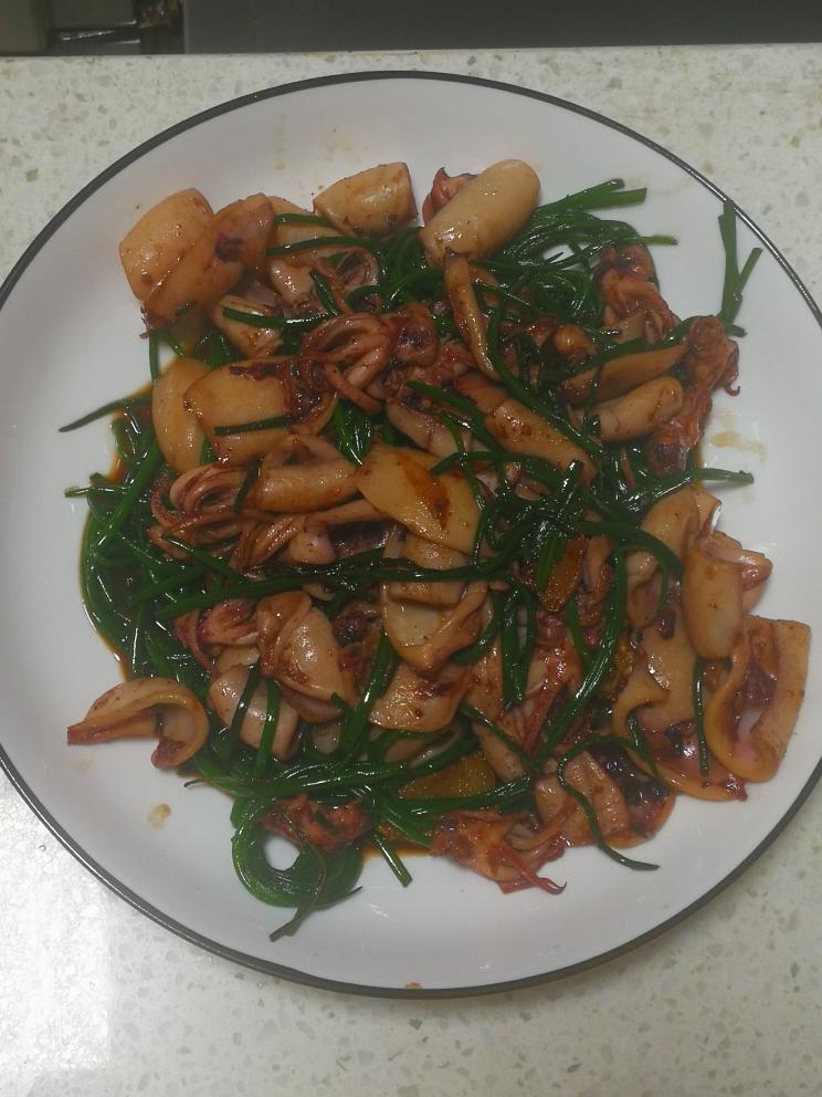好吃到葱都吃光光的 葱爆小鱿鱼