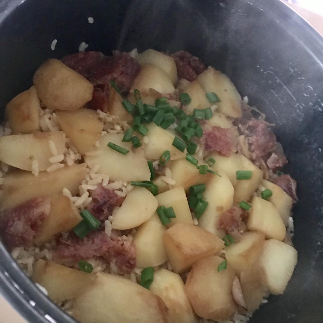 土豆焖饭（电饭锅版）
