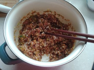 猪肉韭黄海参水饺的做法 步骤1