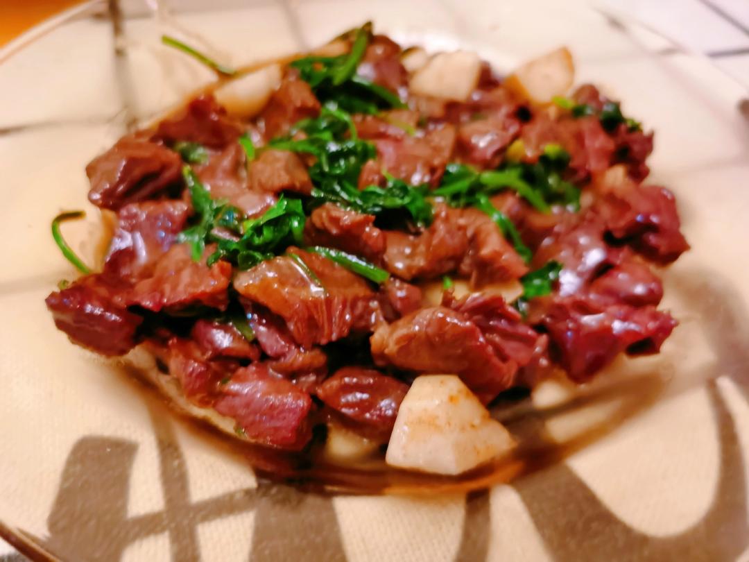 好吃到舔盘的蒜香黑椒牛肉粒