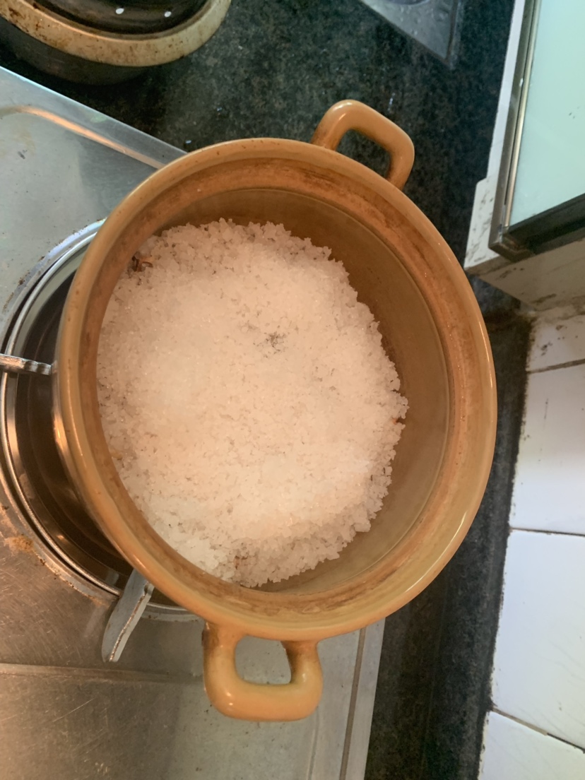 盐焗花螺的做法 步骤4