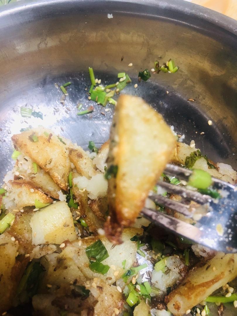 马路边边的锅巴洋芋