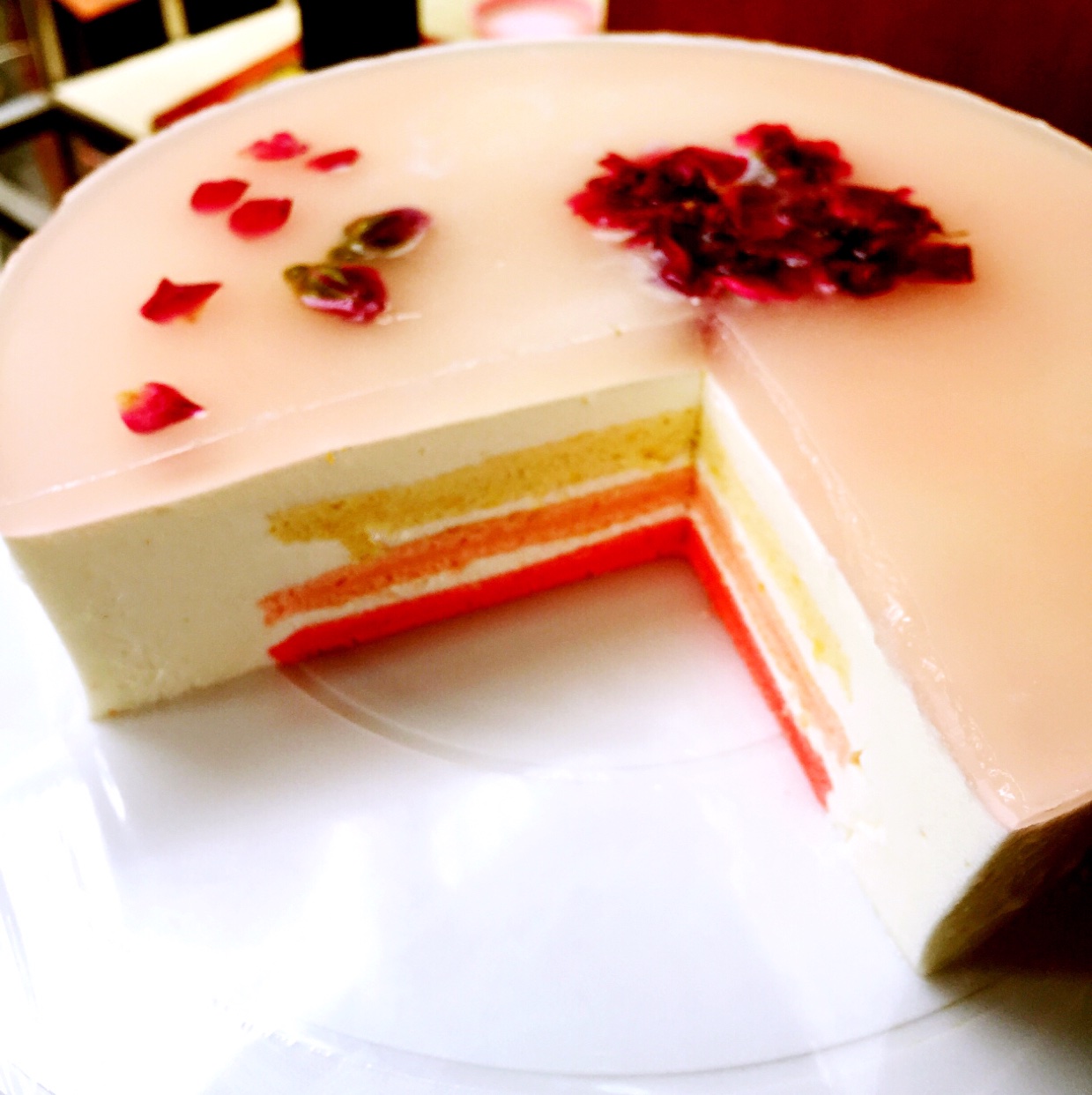 粉色渐变酸奶慕斯蛋糕