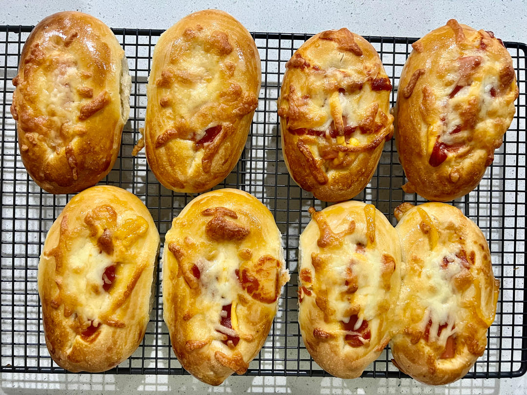 一个面团撑起一家店的台式面包—香肠面包