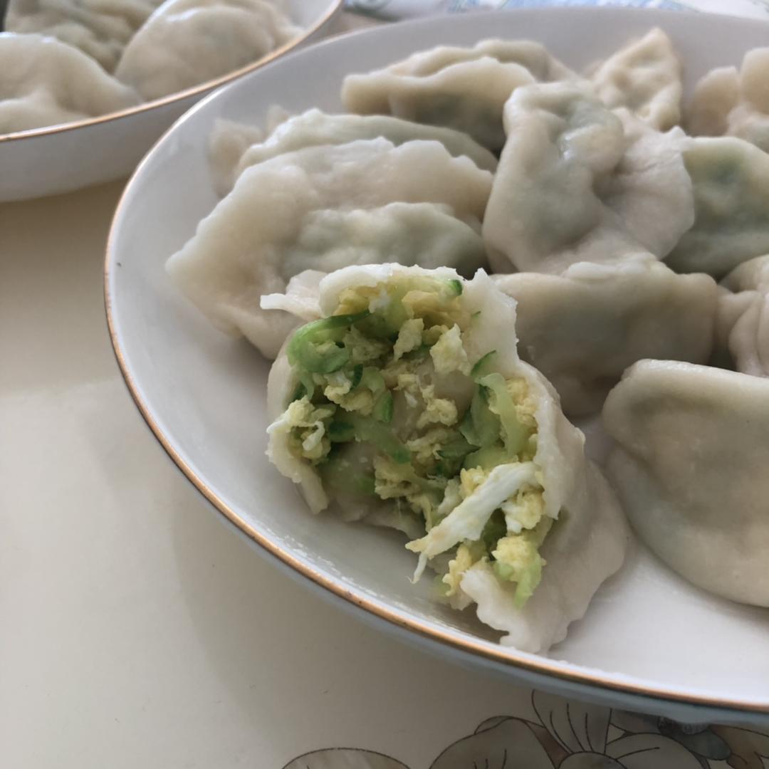 清淡的黄瓜鸡蛋水饺