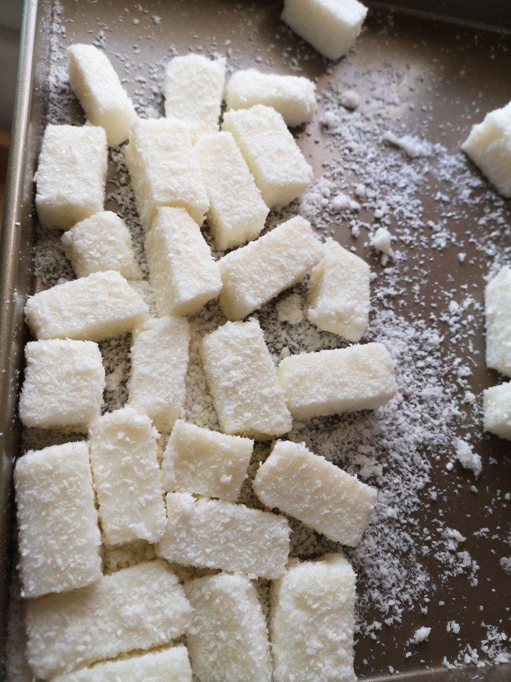 （只需4种材料)牛奶小方