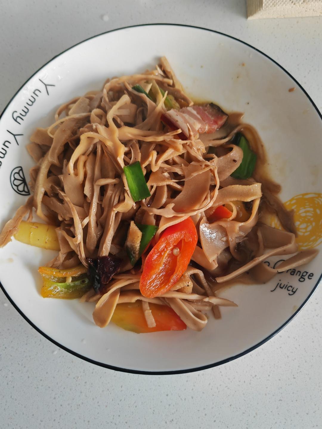 湘菜腊肉炒笋丝
