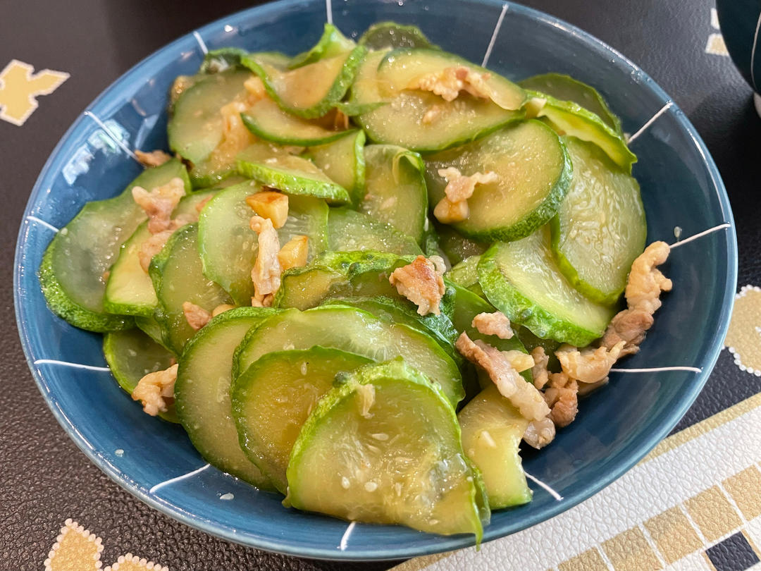 黄瓜炒肉片