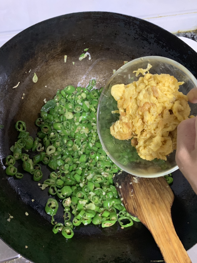 辣椒炒蛋的做法 步骤10